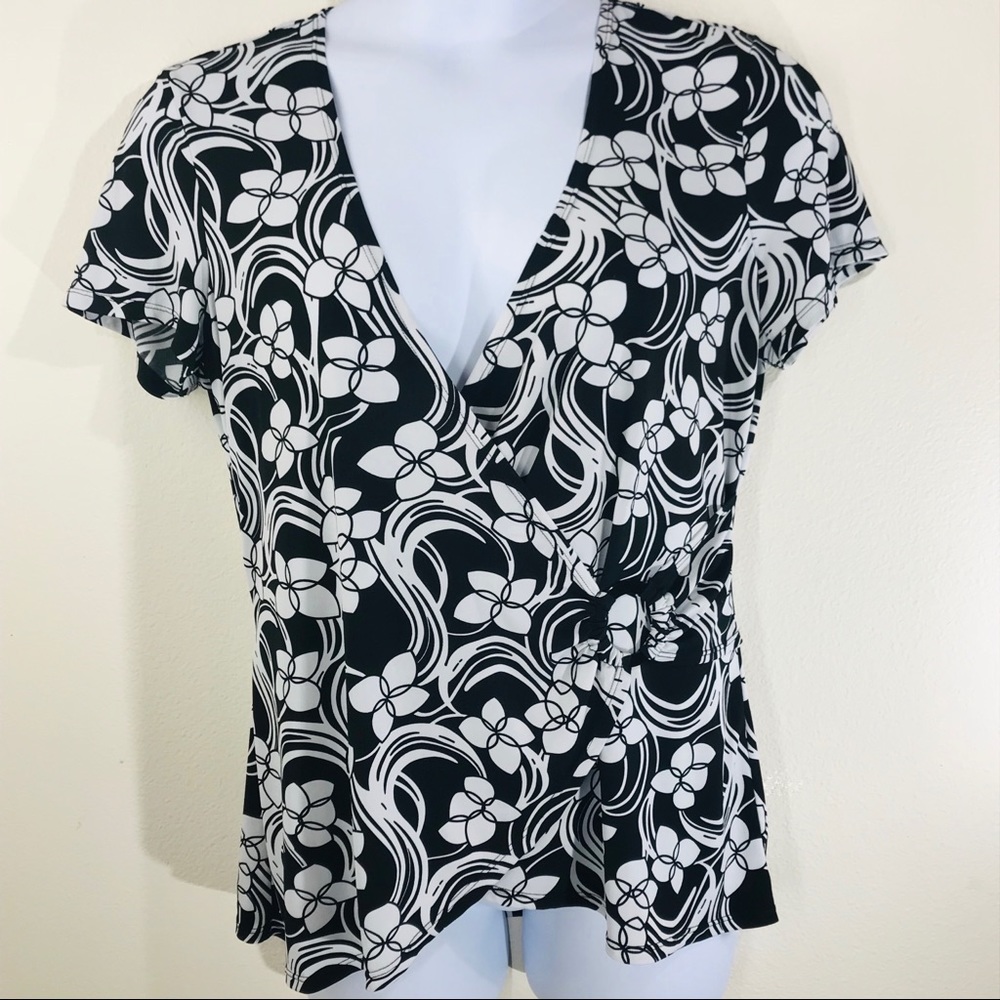 Flyo Black & White Floral Wrap Blouse Size Large